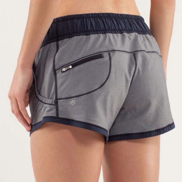 lululemon navy lounge Work It Out short, size 4 - Picture 7 of 7